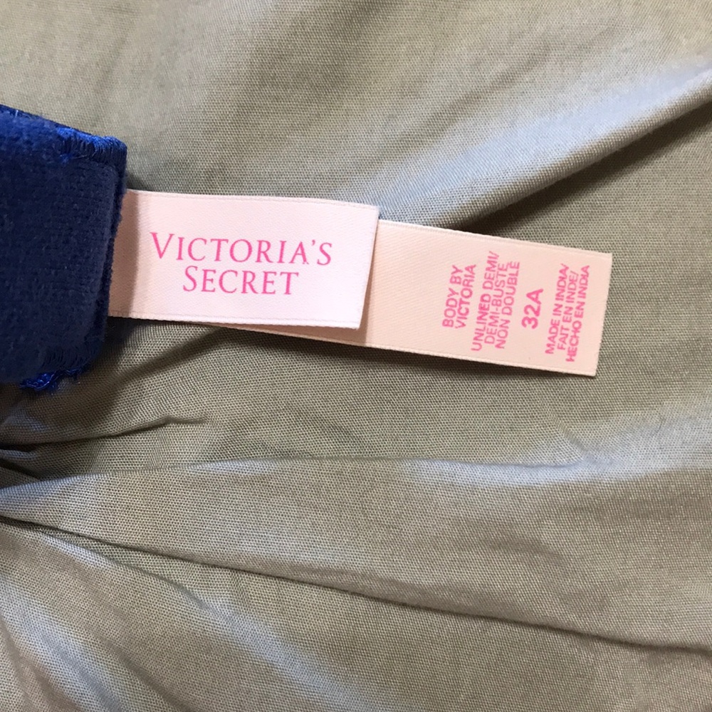 Unlined Lace bra - Picture 3 of 5